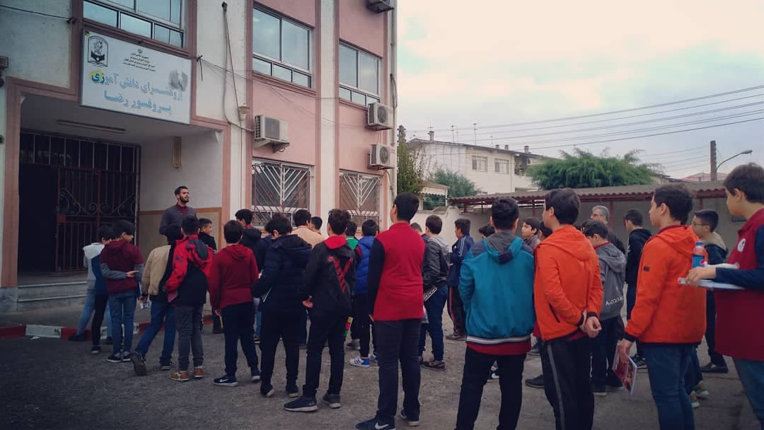 بازدید علمی - آموزشی دانش آموزان پایه هفتم و هشتم دبیرستان پیشتازان ایران