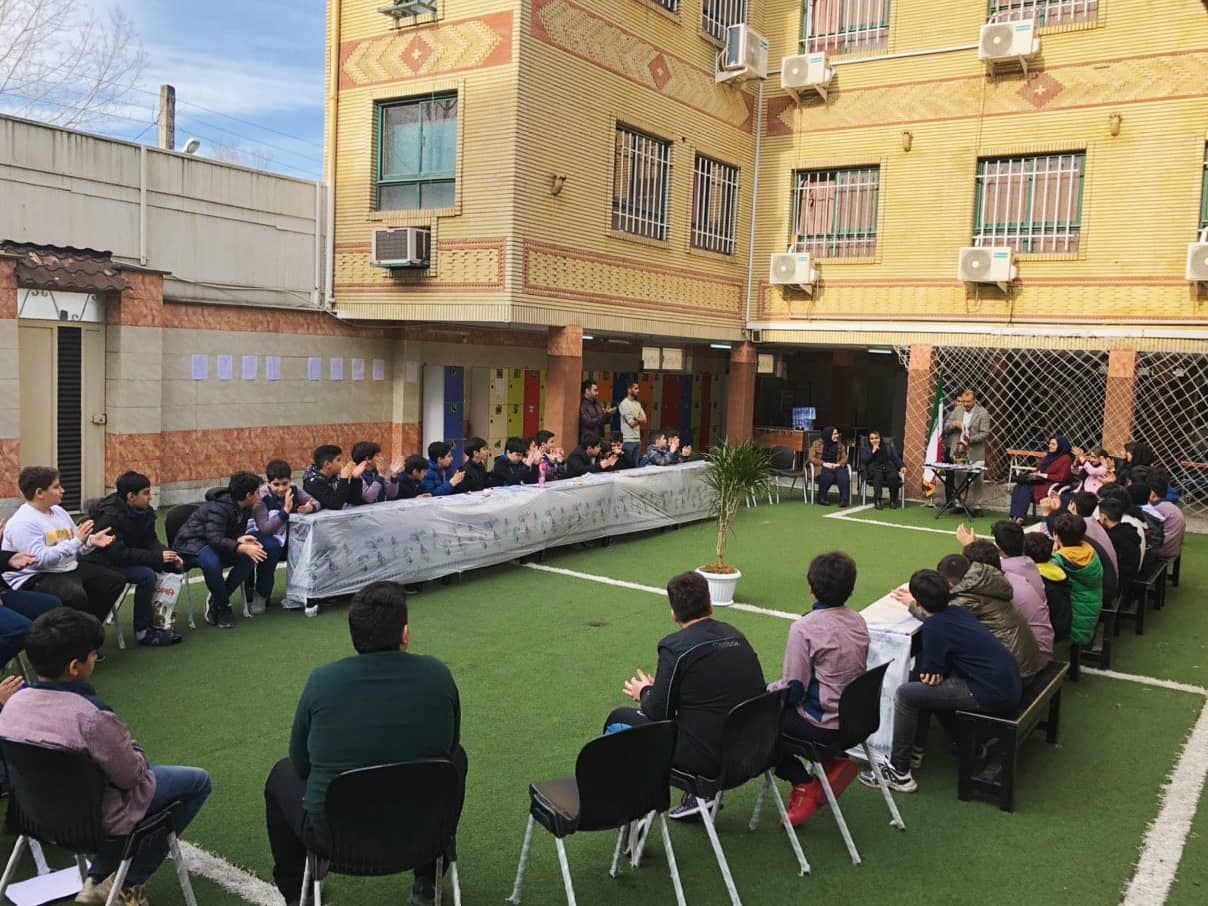 اردو علمی دانش آموزان پایه ششم دبستان پیشگامان از دبیرستان پیشتازان ایران