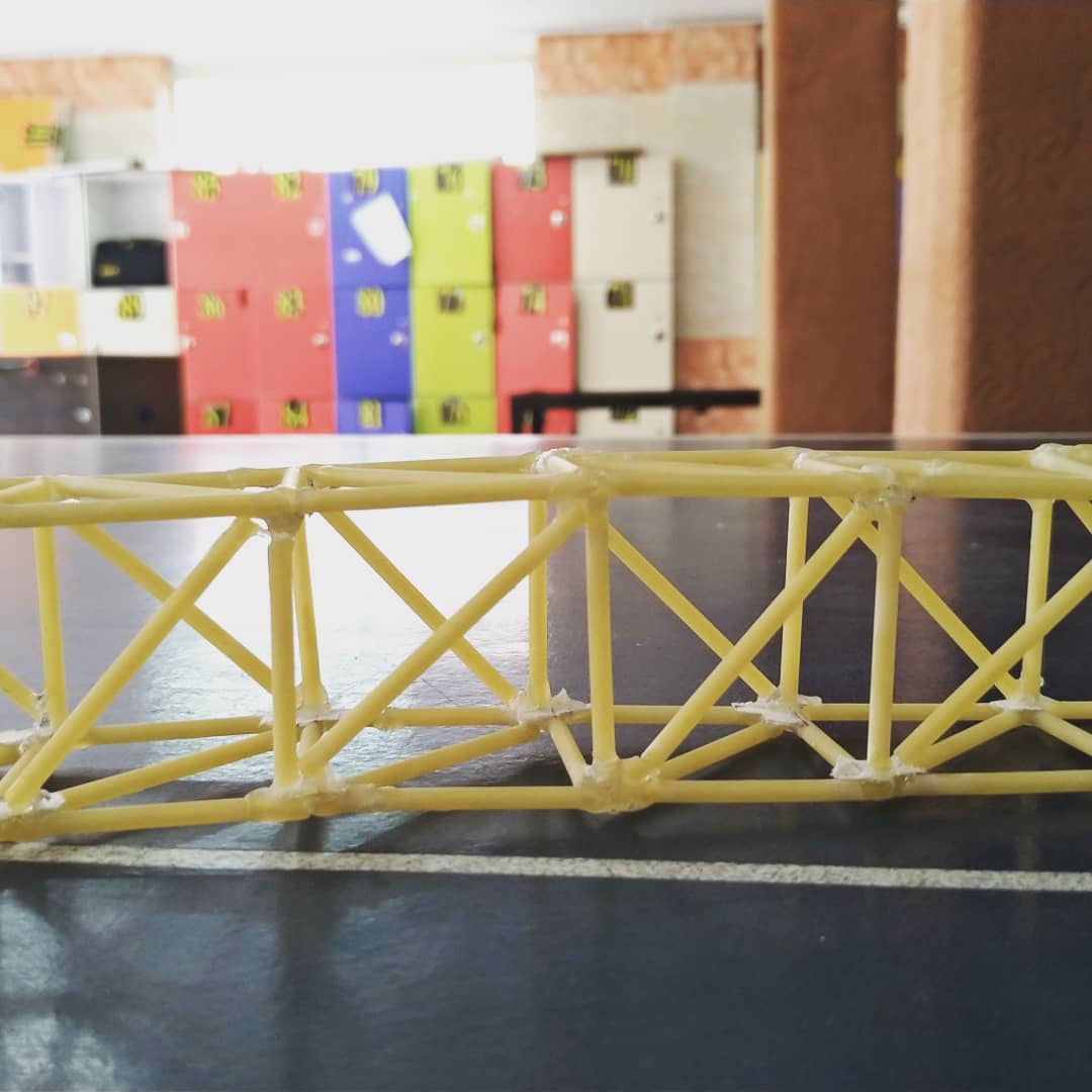 ساخت سازه های ماکارونی توسط دانش آموزان پایه هفتم